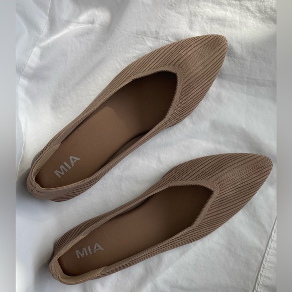 Mia Ballerina Flats size 9.5M never been worn - Picture 3 of 7